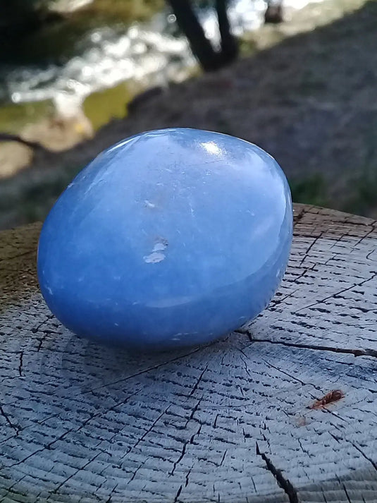 Angélite galet 5,5 X 4 X 3cm Grade A ++++ Angélite galet