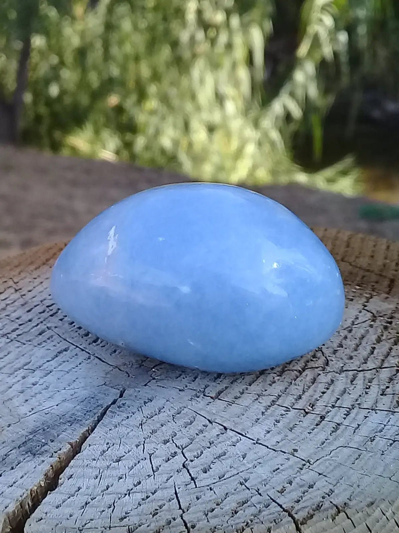 Load image into Gallery viewer, Angélite galet 5,5 X 4 X 3cm Grade A ++++ Angélite galet
