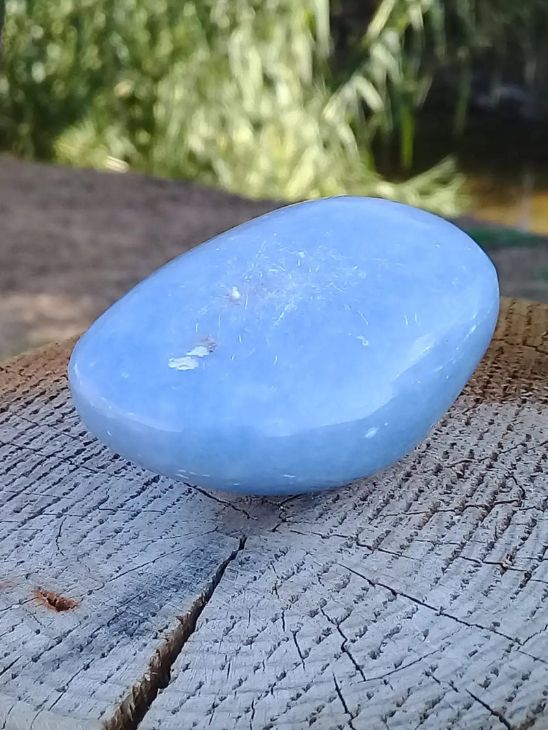 Load image into Gallery viewer, Angélite galet 5,5 X 4 X 3cm Grade A ++++ Angélite galet
