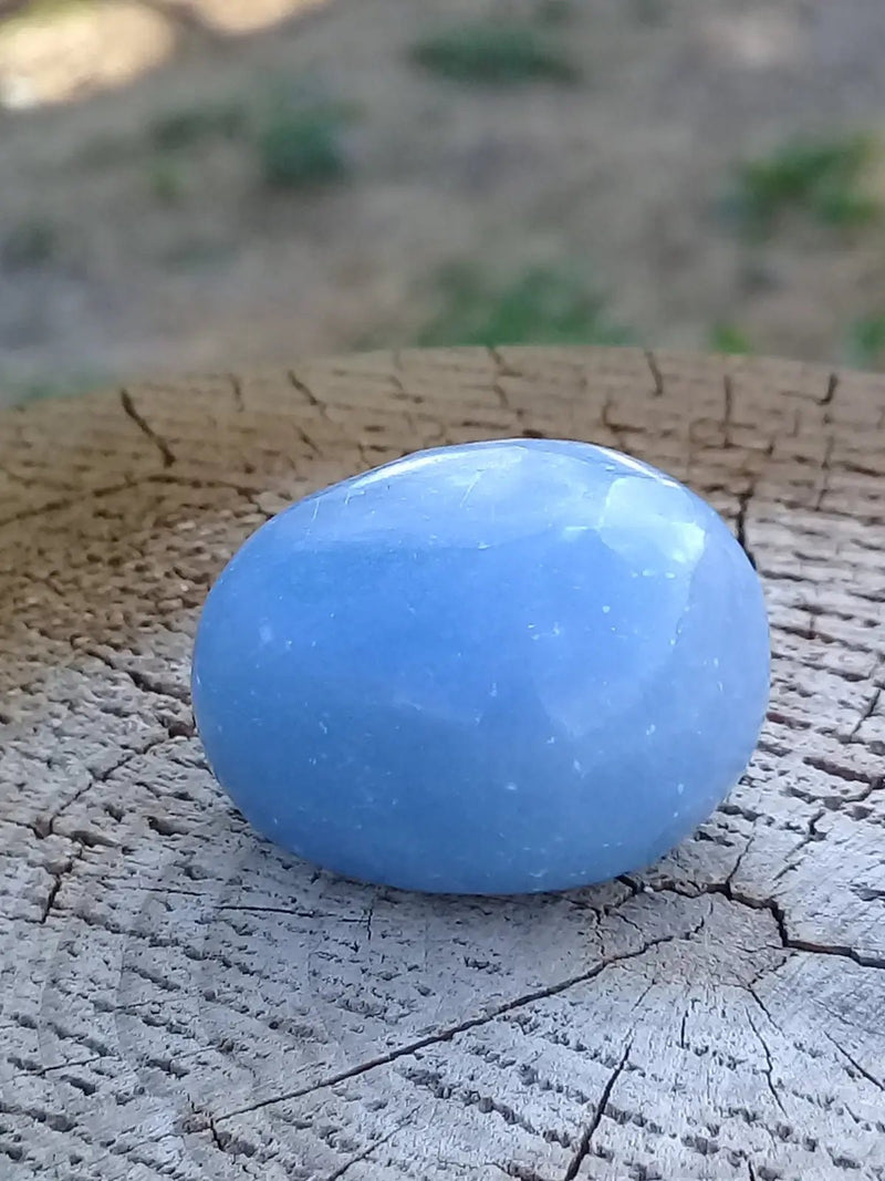 Load image into Gallery viewer, Angélite pierre roulé Grade A ++++ Angélite pierre roulée
