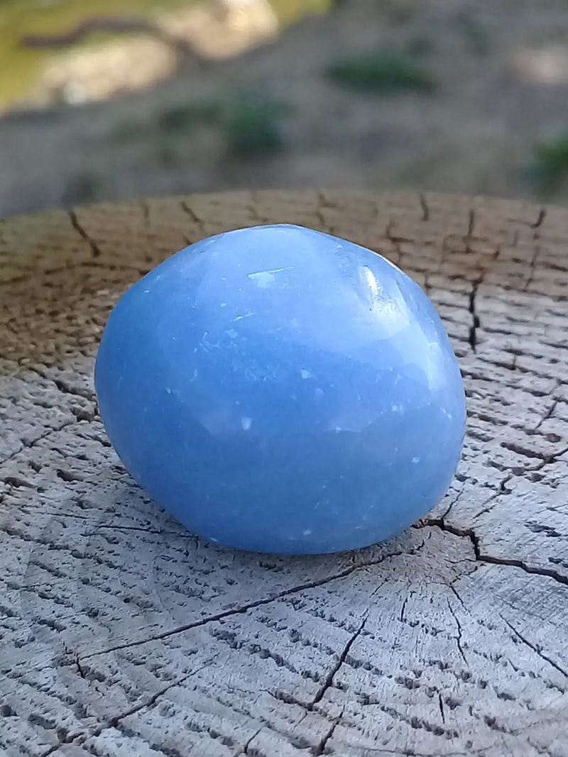 Load image into Gallery viewer, Angélite pierre roulé Grade A ++++ Angélite pierre roulée
