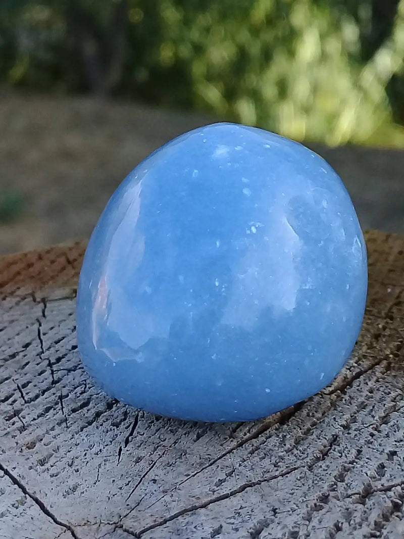 Load image into Gallery viewer, Angélite pierre roulée Grade A ++++ Angélite pierre roulée
