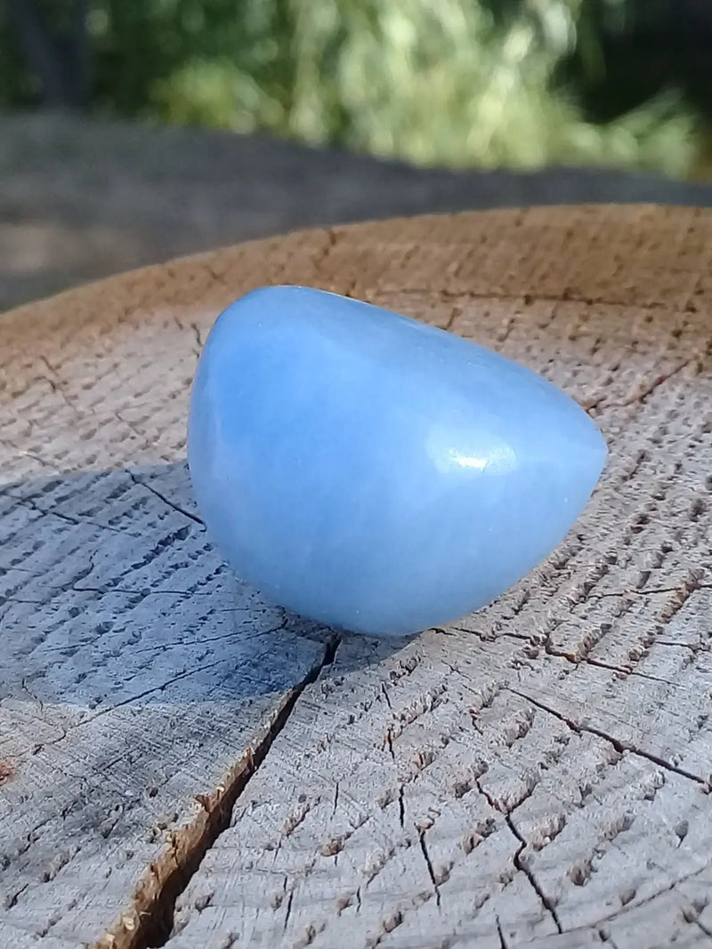 Load image into Gallery viewer, Angélite pierre roulée Grade A ++++ Angélite pierre roulée
