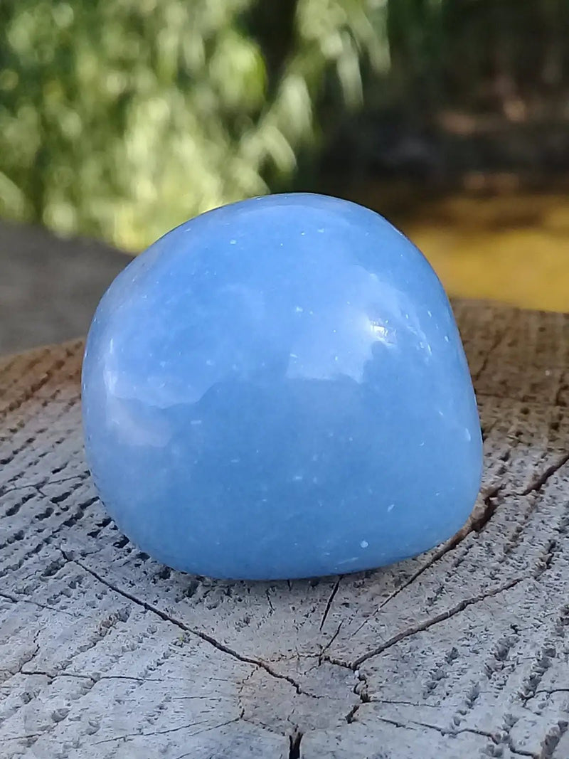 Load image into Gallery viewer, Angélite pierre roulée Grade A ++++ Angélite pierre roulée
