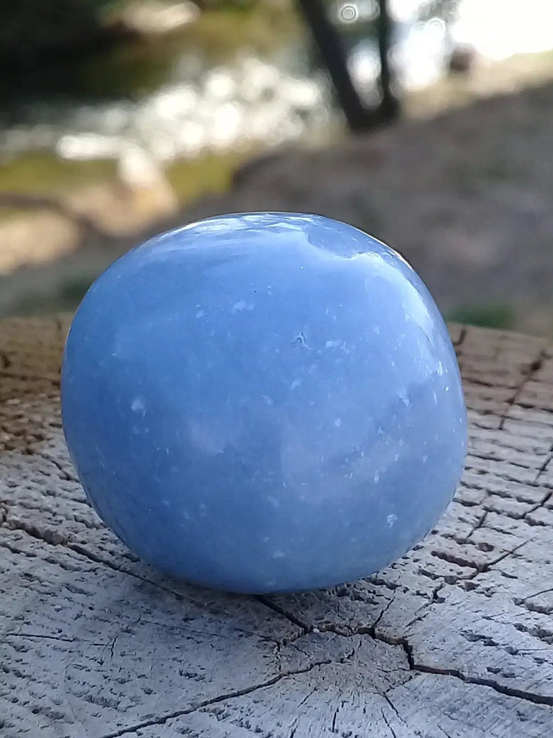 Load image into Gallery viewer, Angélite pierre roulée Grade A ++++ Angélite pierre roulée
