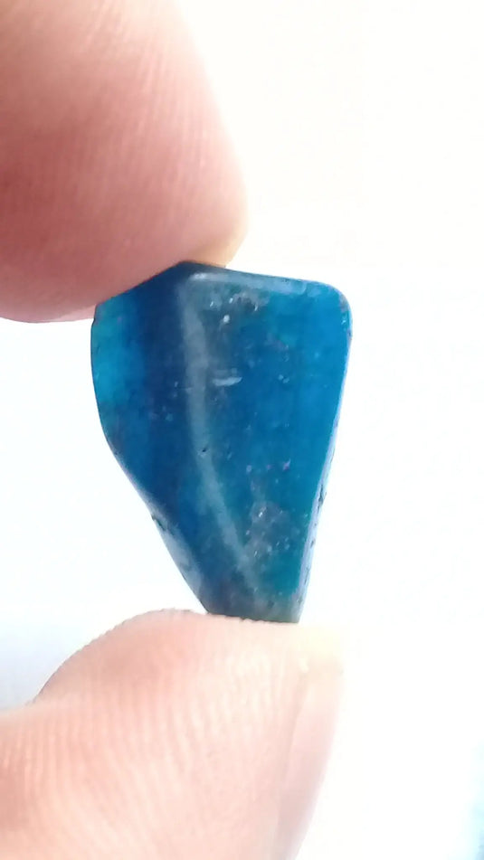 Apatite bleue cristallisée Grade A ++++ pierre roulée Apatite bleue cristallisée pierre roulée Dans la besace du p'tit Poucet...   