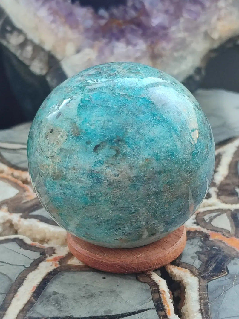 Chargez l&#39;image dans la visionneuse de la galerie, Apatite bleue de Madagascar - Sphère Ø 665mm ~465g - Grade Prémium Apatite bleue sphère
