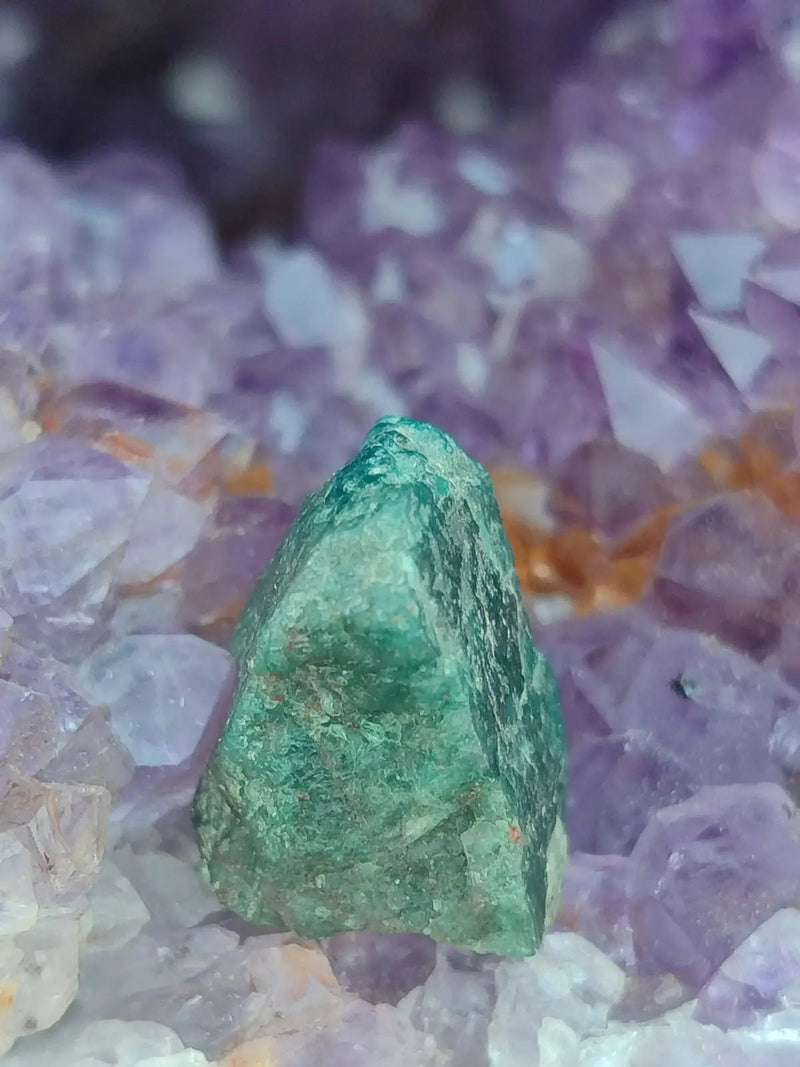 Load image into Gallery viewer, Apatite bleue du Brésil - Pierre brute (Taille Petite à Moyenne) - Grade Prémium Apatite bleue pierre brute
