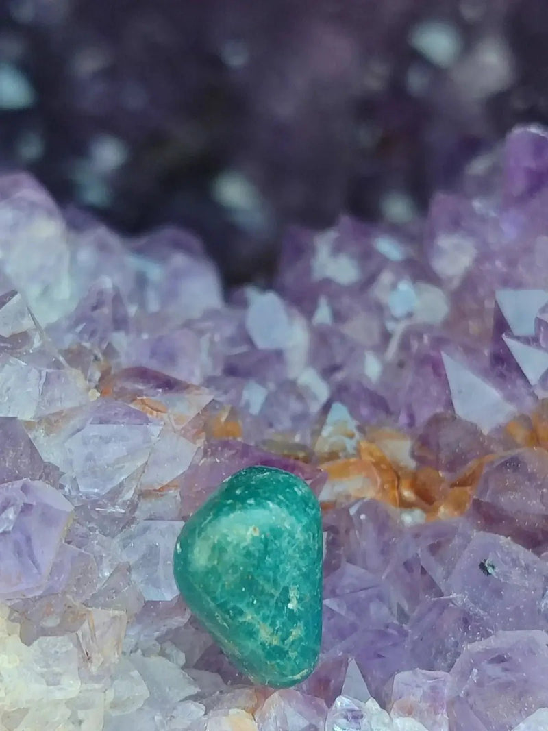 Load image into Gallery viewer, Apatite bleue du Brésil - Pierre roulée (Taille Petite à Moyenne) - Grade Prémium Apatite bleue pierre roulée
