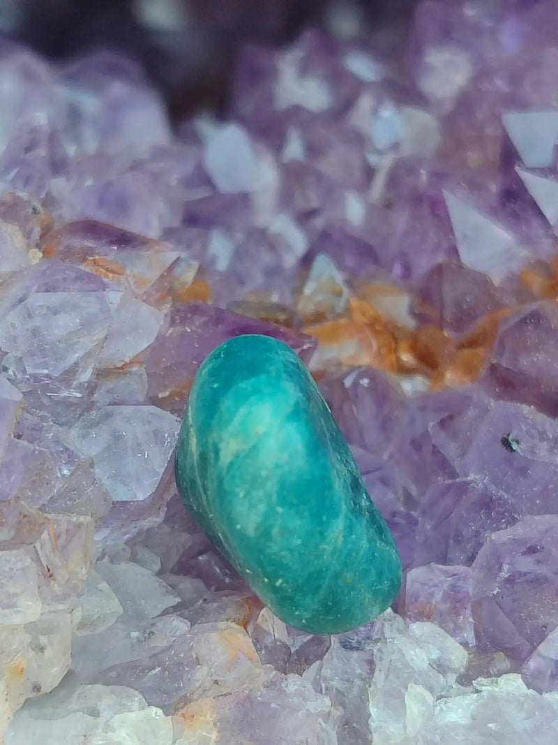 Load image into Gallery viewer, Apatite bleue du Brésil - Pierre roulée (Taille Petite à Moyenne) - Grade Prémium Apatite bleue pierre roulée
