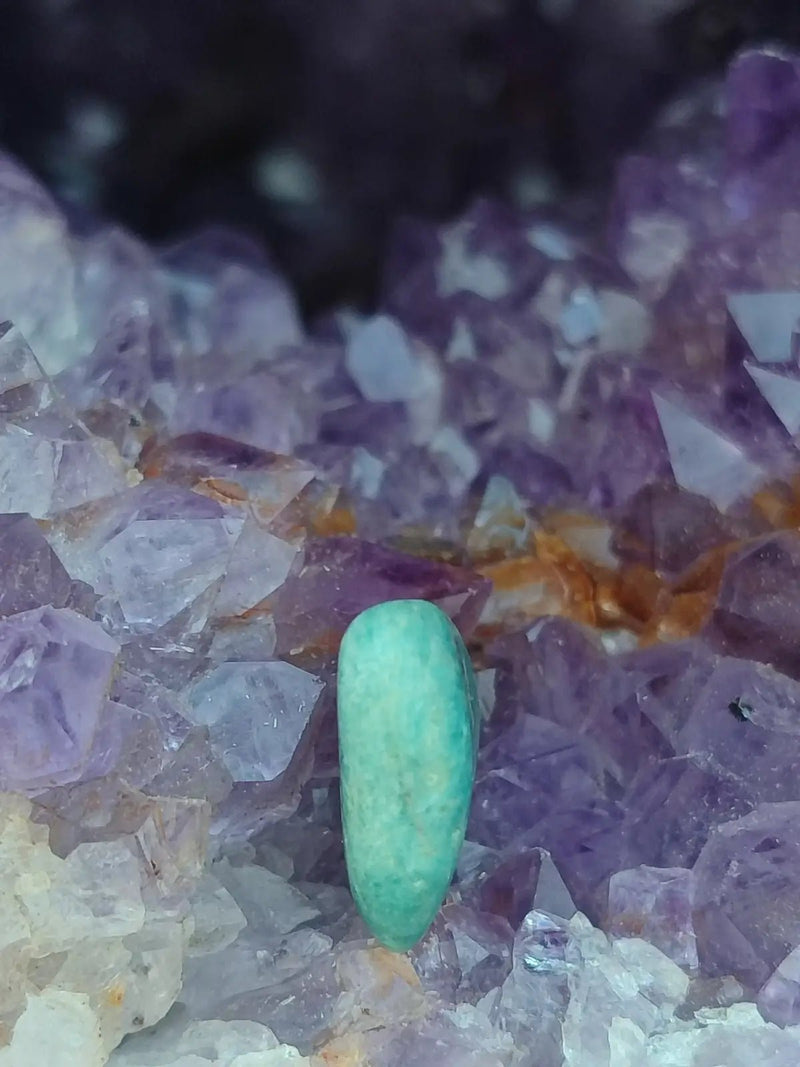 Load image into Gallery viewer, Apatite bleue du Madagascar - Pierre roulée (Taille Petite à Moyenne) - Grade Prémium Apatite bleue pierre roulée
