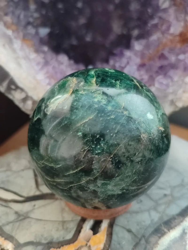 Chargez l&#39;image dans la visionneuse de la galerie, Apatite verte du Brésil (Mine de Sapo) - Sphère - Ø720mm - Grade Prémium Apatite verte sphère
