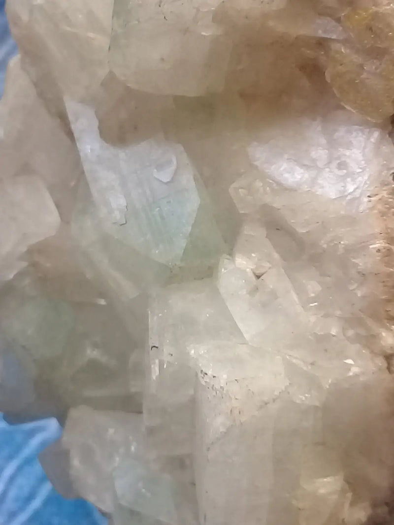 Chargez l&#39;image dans la visionneuse de la galerie, Apophylite verte et blanche Grade A ++++ pièce de Collection Apophylite verte et blanche
