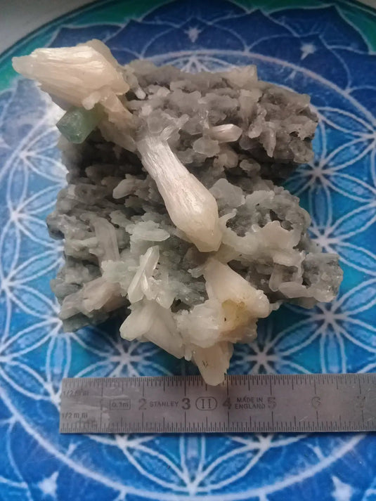 Apophyllite Verte & Stilbite/Calcédoine Grade A ++++ pièce de collection Apophyllite verte cube et Stilbite sur Calcédoine