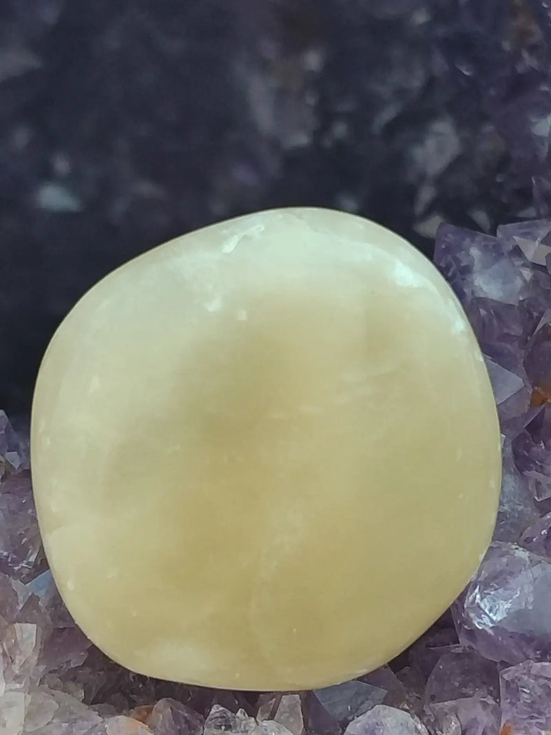 Chargez l&#39;image dans la visionneuse de la galerie, Aragonite blanche de la province d’Almería - Pierre roulée -Grade Prémium Aragonite blanche pierre roulée
