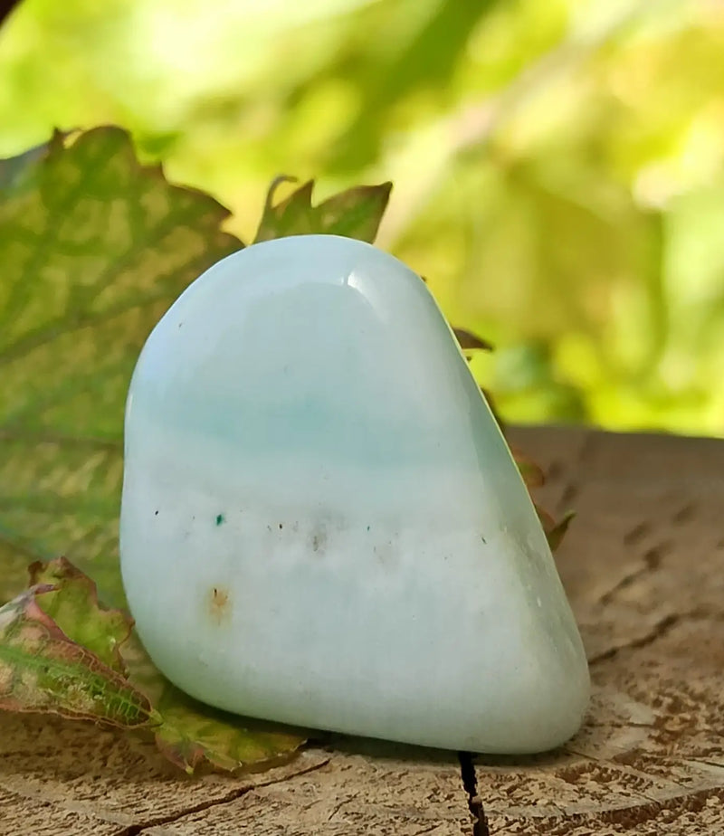 Load image into Gallery viewer, Aragonite Bleue d’Afghanistan - Pierre roulée aspect soyeux - Grade Prémium Aragonite Bleue pierre roulée
