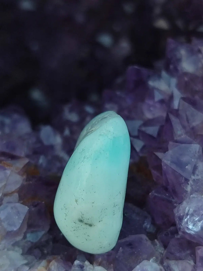 Load image into Gallery viewer, Aragonite Bleue d’Afghanistan - Pierre roulée aspect soyeux - Grade Prémium Aragonite Bleue pierre roulée
