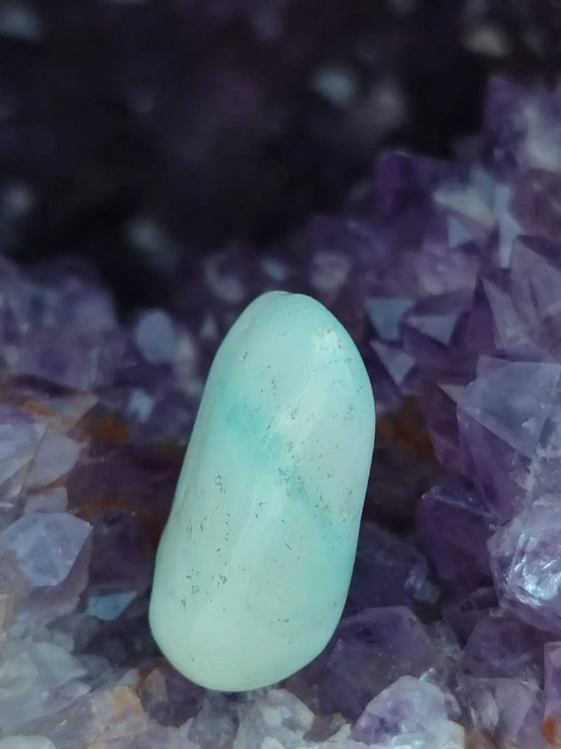 Load image into Gallery viewer, Aragonite Bleue d’Afghanistan - Pierre roulée aspect soyeux - Grade Prémium Aragonite Bleue pierre roulée
