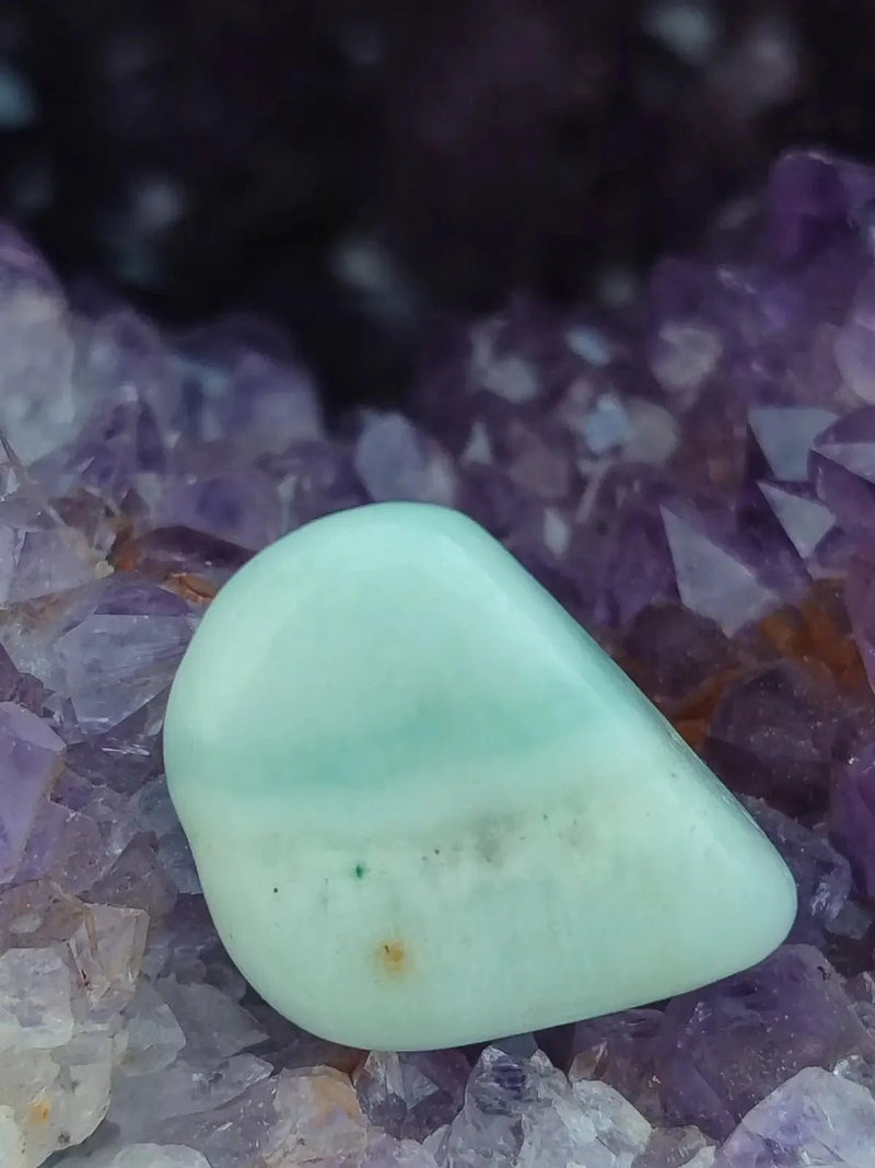 Load image into Gallery viewer, Aragonite Bleue d’Afghanistan - Pierre roulée aspect soyeux - Grade Prémium Aragonite Bleue pierre roulée
