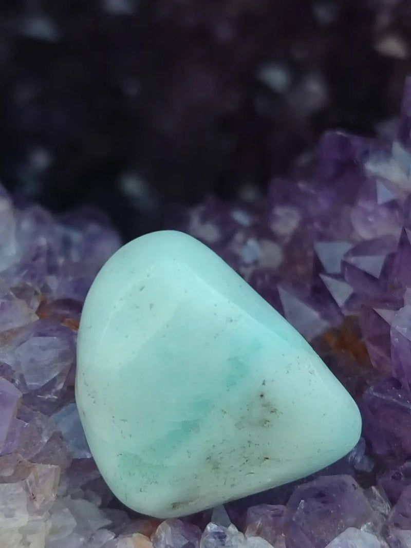 Load image into Gallery viewer, Aragonite Bleue d’Afghanistan - Pierre roulée aspect soyeux - Grade Prémium Aragonite Bleue pierre roulée
