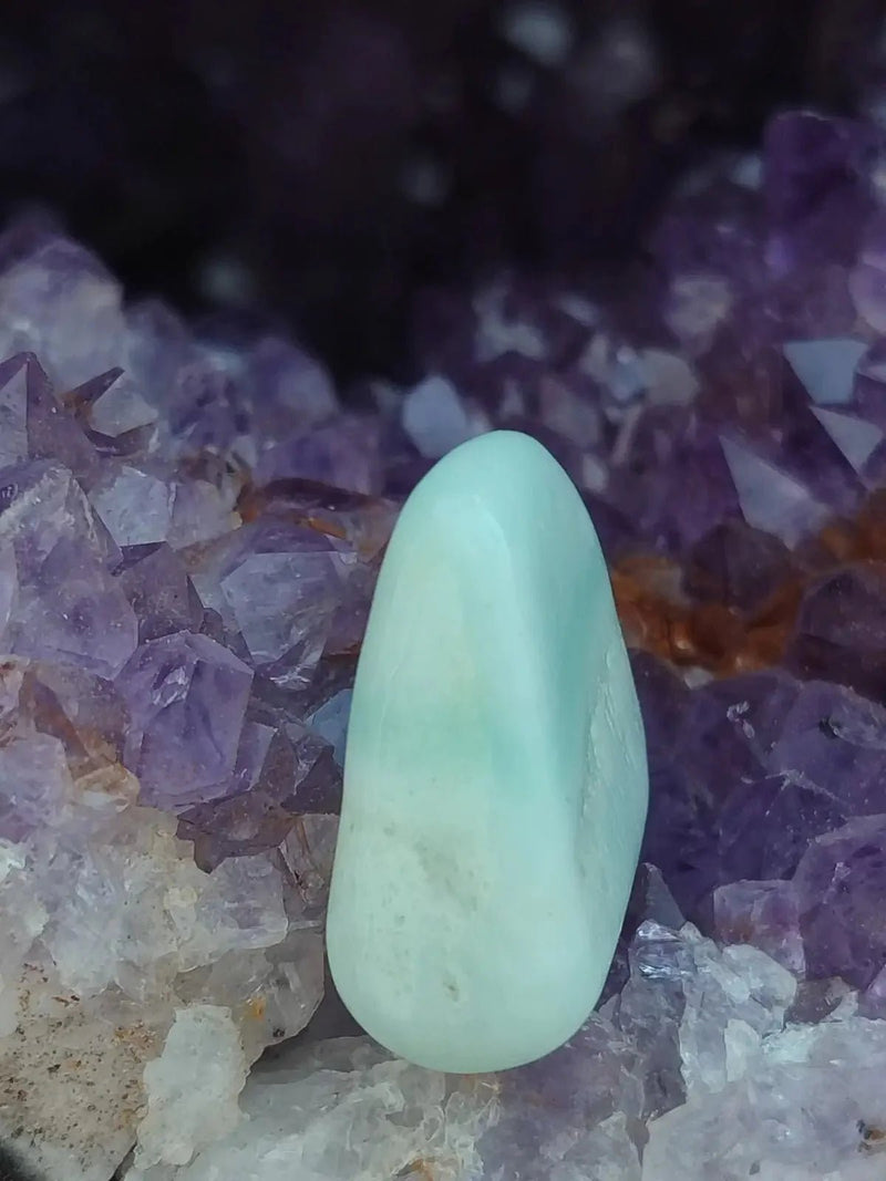 Load image into Gallery viewer, Aragonite Bleue d’Afghanistan - Pierre roulée aspect soyeux - Grade Prémium Aragonite Bleue pierre roulée
