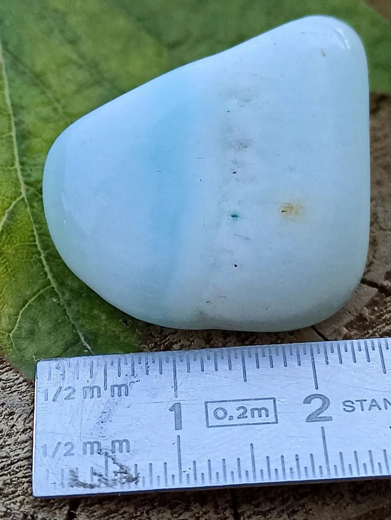 Load image into Gallery viewer, Aragonite Bleue d’Afghanistan - Pierre roulée aspect soyeux - Grade Prémium Aragonite Bleue pierre roulée
