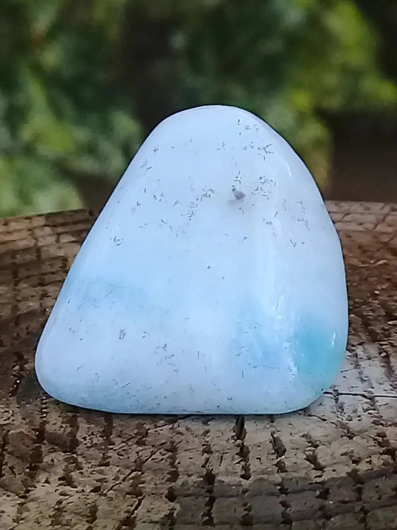 Load image into Gallery viewer, Aragonite Bleue d’Afghanistan - Pierre roulée aspect soyeux - Grade Prémium Aragonite Bleue pierre roulée
