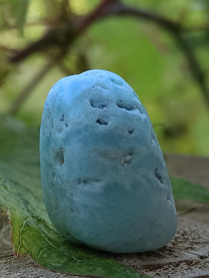 Загрузить изображение в просмотрщик галереи, Aragonite Bleue pierre roulée aspect brute Grade A++++ Aragonite Bleue pierre roulée aspect brute Dans la besace du p&#39;tit Poucet   
