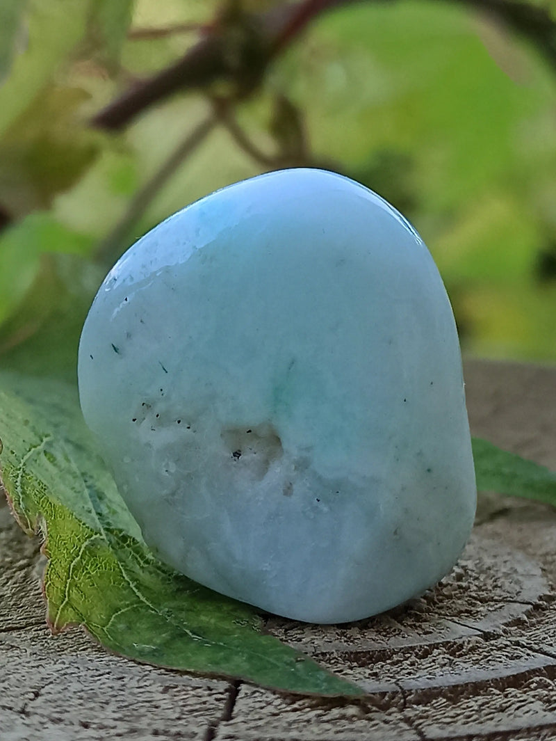 Загрузить изображение в просмотрщик галереи, Aragonite Bleue pierre roulée Grade A ++++ Aragonite Bleue pierre roulée Dans la besace du p&#39;tit Poucet   
