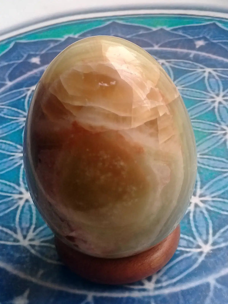 Load image into Gallery viewer, Aragonite Œuf minéral Grade A ++++ 6,7 X 4,5cm Onyx verte Œuf minéral 6,7 X 4,5cm
