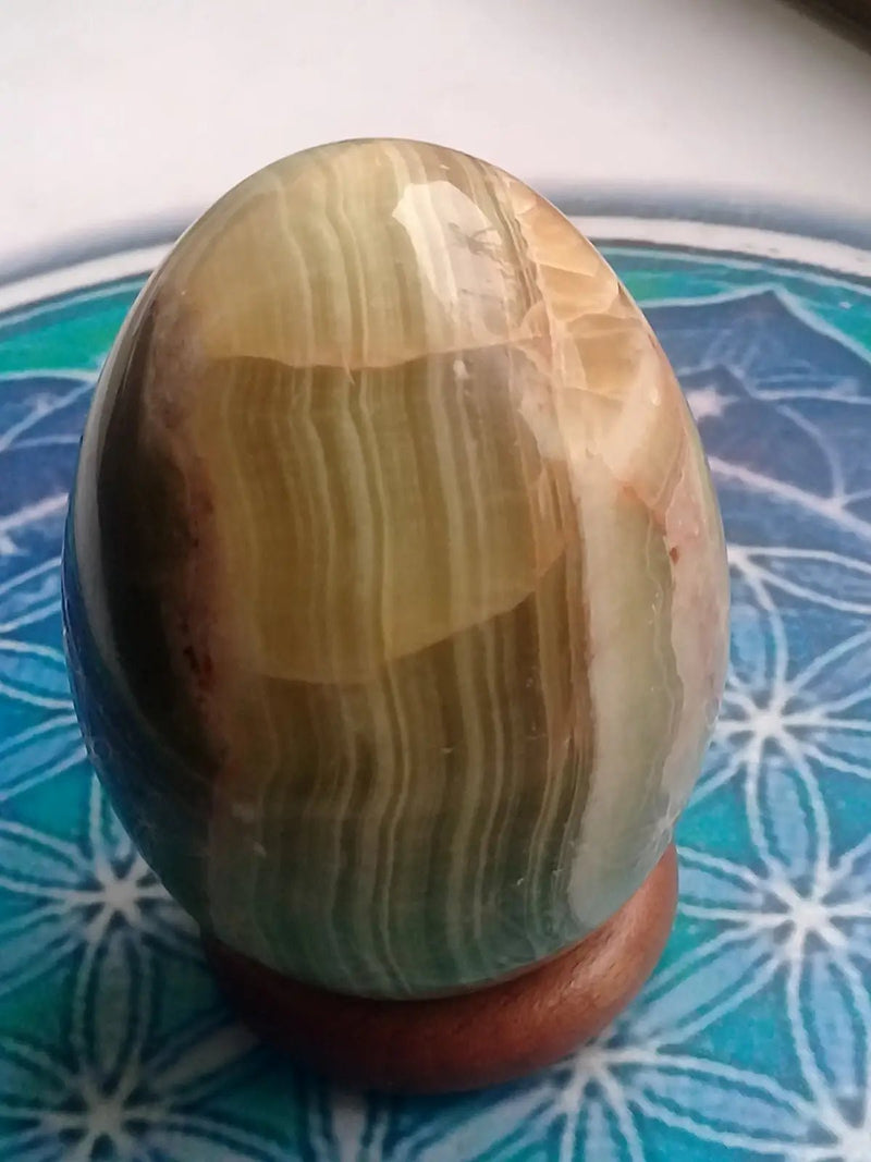 Load image into Gallery viewer, Aragonite Œuf minéral Grade A ++++ 6,7 X 4,5cm Onyx verte Œuf minéral 6,7 X 4,5cm
