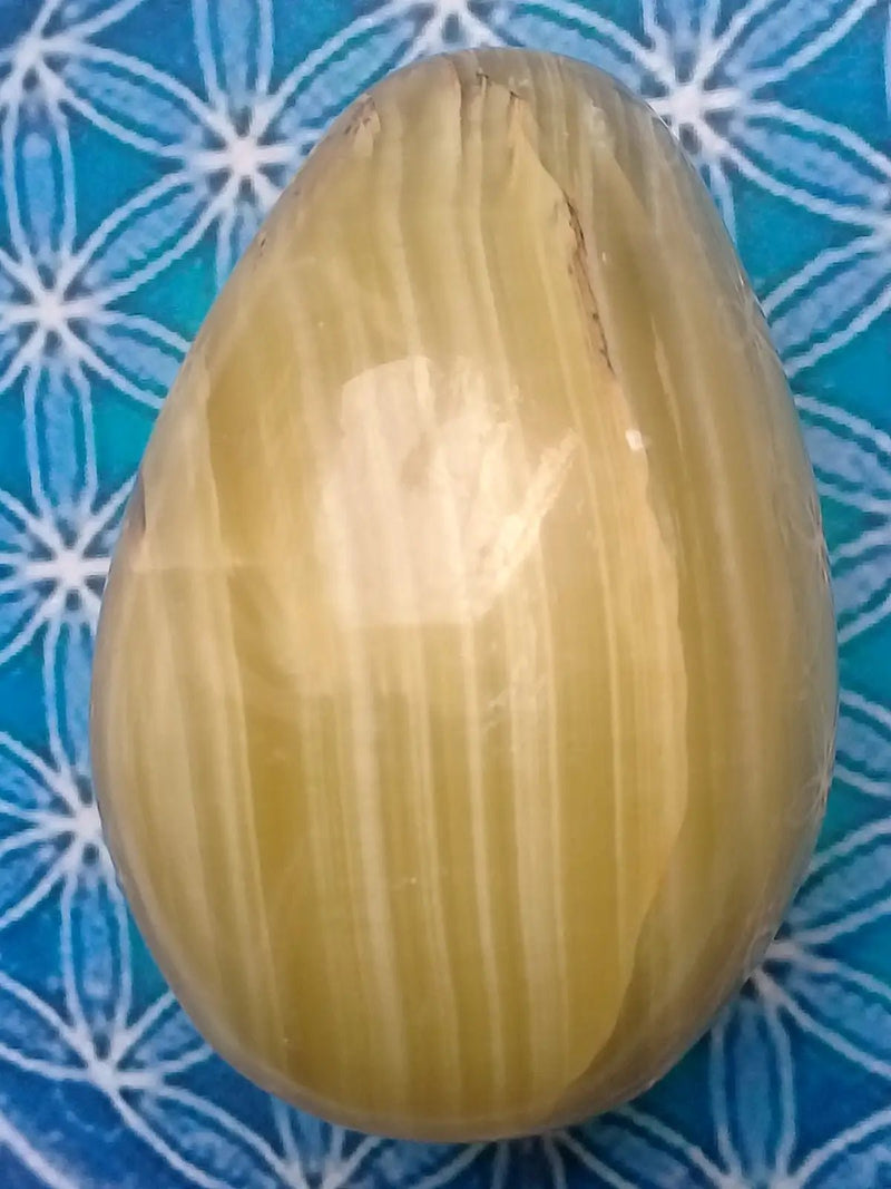 Load image into Gallery viewer, Aragonite Œuf minéral Grade A ++++ 6,7 X 4,5cm Onyx verte Œuf minéral 6,7 X 4,5cm
