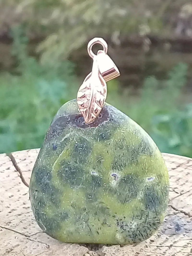 Load image into Gallery viewer, Atlantasite pendentif Grade A ++++ (Fourni avec son cordon) Atlantasite pendentif
