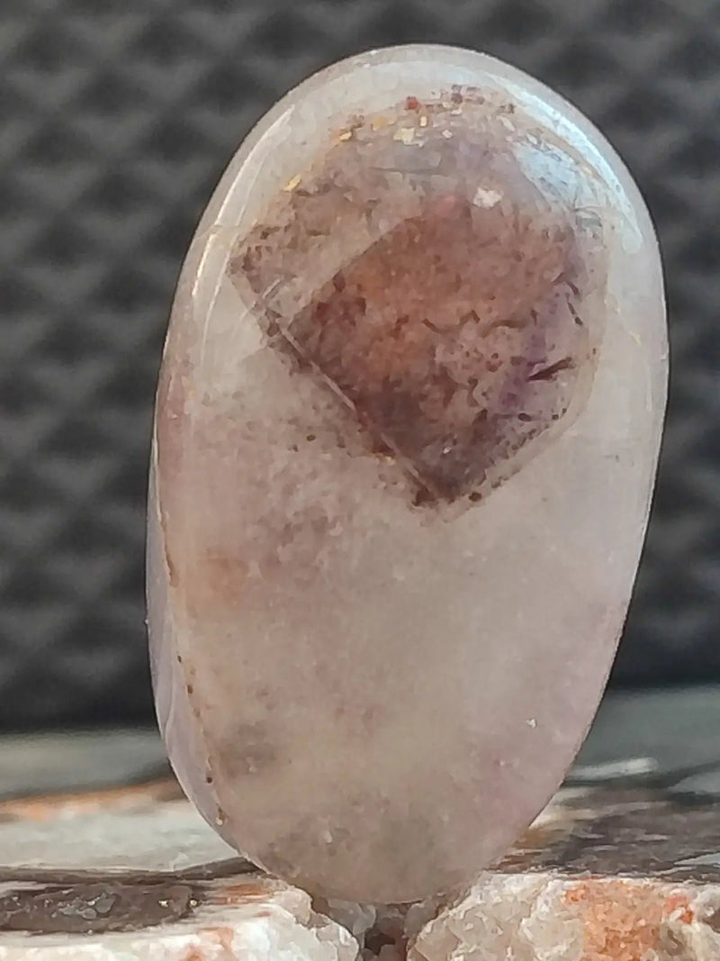 Load image into Gallery viewer, Auralite 23 du Canada - Pierre roulée Authentique - Grade Prémium Auralite 23 pierre roulée
