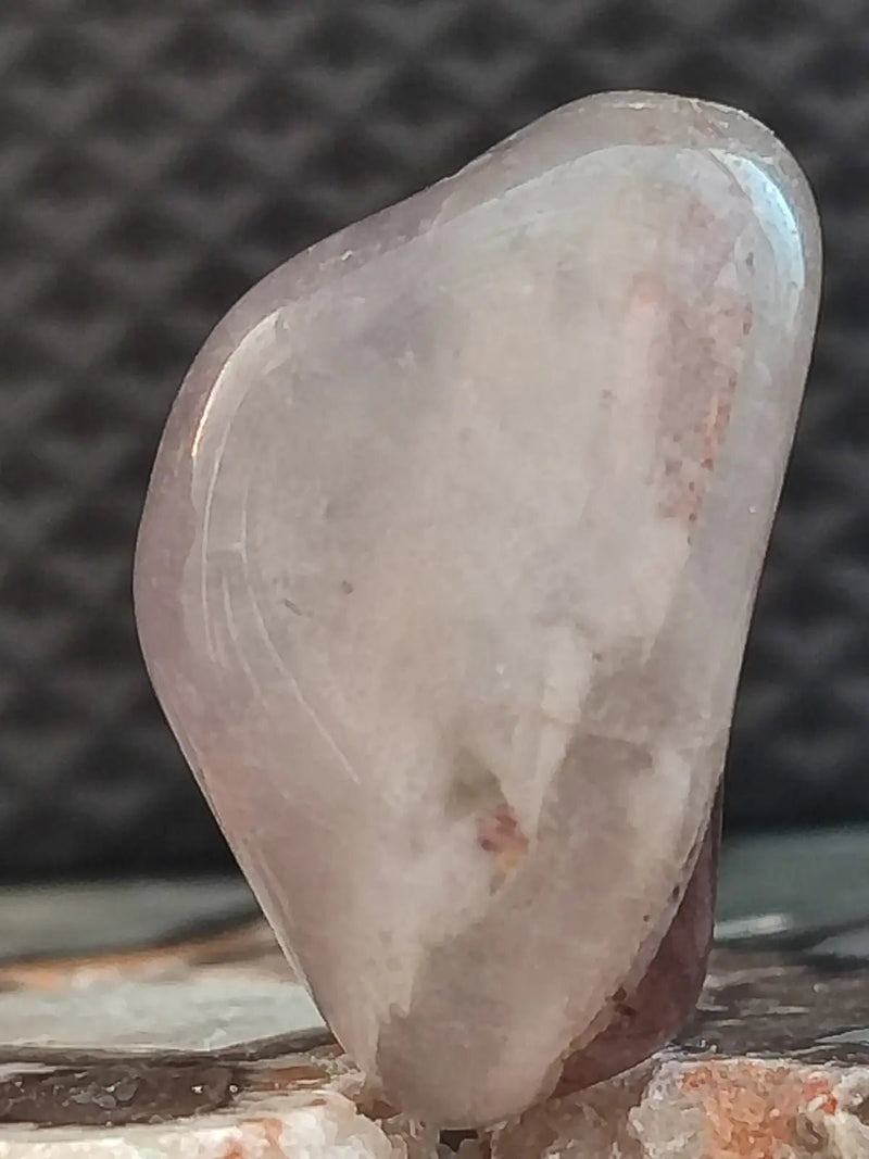 Load image into Gallery viewer, Auralite 23 du Canada - Pierre roulée Authentique - Grade Prémium Auralite 23 pierre roulée
