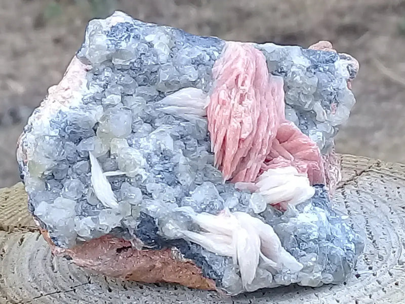 Load image into Gallery viewer, Baryte et Cérusite sur Galène Grade A ++++ Baryte et Cérusite sur Galène
