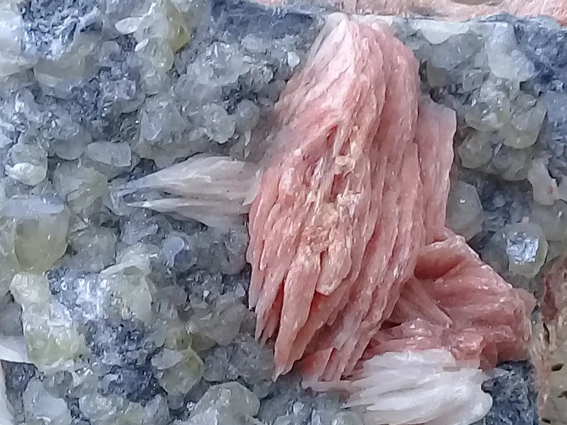 Load image into Gallery viewer, Baryte et Cérusite sur Galène Grade A ++++ Baryte et Cérusite sur Galène
