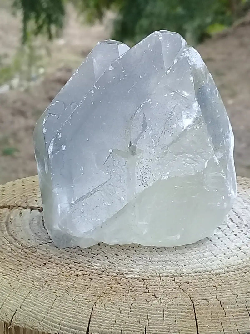 Load image into Gallery viewer, Baryte fantôme fumée cristallisée pointe brute Grade A ++++ Baryte fantôme fumée cristallisée pointe brute
