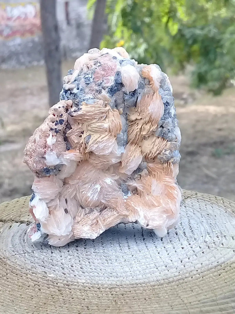 Load image into Gallery viewer, Baryte rose et pêche sur Cérusite et Galène Grade A++++ Baryte rose et pêche sur Cérusite et Galène
