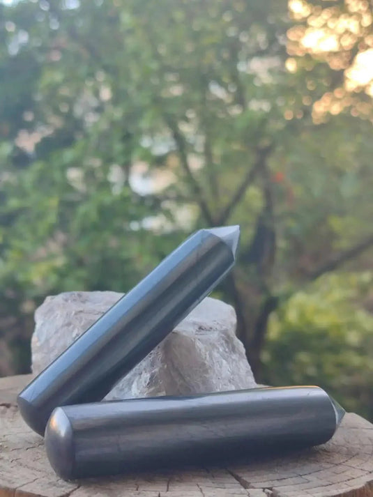 Bâton de massage En Shungite de Carélie modèle 1 pointe Shungite Bâton de massage 1 pointe + arrondie Bâton de massage en Shungite