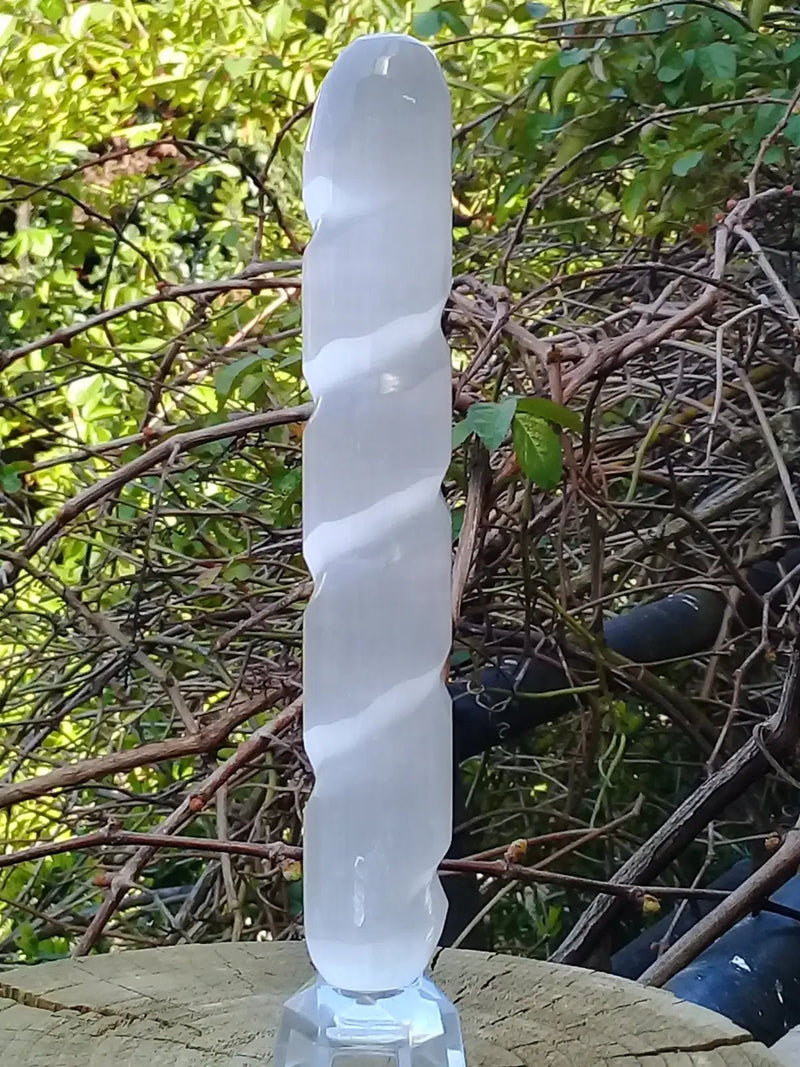 Load image into Gallery viewer, Bâton de massage rainuré en Sélénite blanche du Maroc Grade A ++++ G-M Bâton de massage rainuré en Sélénite blanche du Maroc Gros modèle
