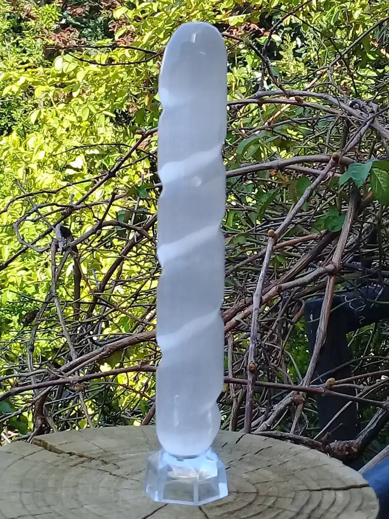 Load image into Gallery viewer, Bâton de massage rainuré en Sélénite blanche du Maroc Grade A ++++ G-M Bâton de massage rainuré en Sélénite blanche du Maroc Gros modèle
