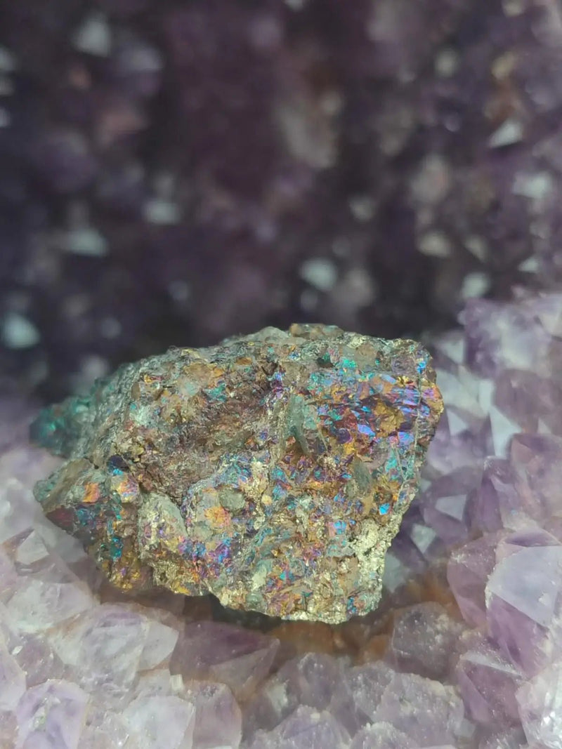 Chargez l&#39;image dans la visionneuse de la galerie, Bornite de Butte Montana - Pierre brute - Grade Prémium - Pierre de Transformation Bornite iridescente du Montana
