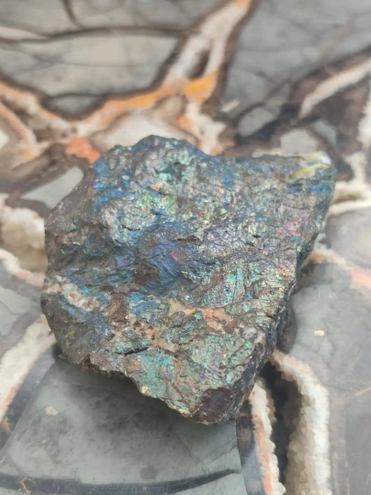 Bornite de Butte Montana - Pierre brute - Grade Prémium - Pierre de Transformation Bornite iridescente du Montana