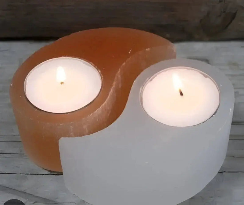 Load image into Gallery viewer, Bougeoir Sélénite blanche et orange Ø 13.5cm X 5cm env. Bougeoir Sélénite blanche et orange
