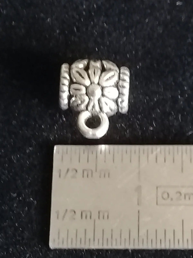Load image into Gallery viewer, Breloque perle avec anneau d’attache Diam: 6mm Prix à l’unité Breloques perles avec anneau d’attache Diam: 6mm couleur Argent
