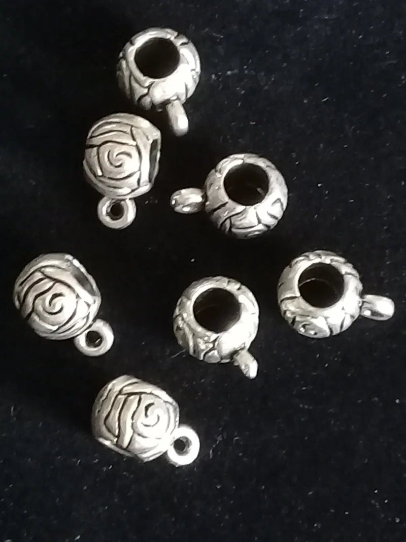 Chargez l'image dans la visionneuse de la galerie, Breloque perle avec anneau d’attache Diam: 8mm Prix à l’unité Breloques perles avec anneau d’attache Diam: 8mm couleur argent
