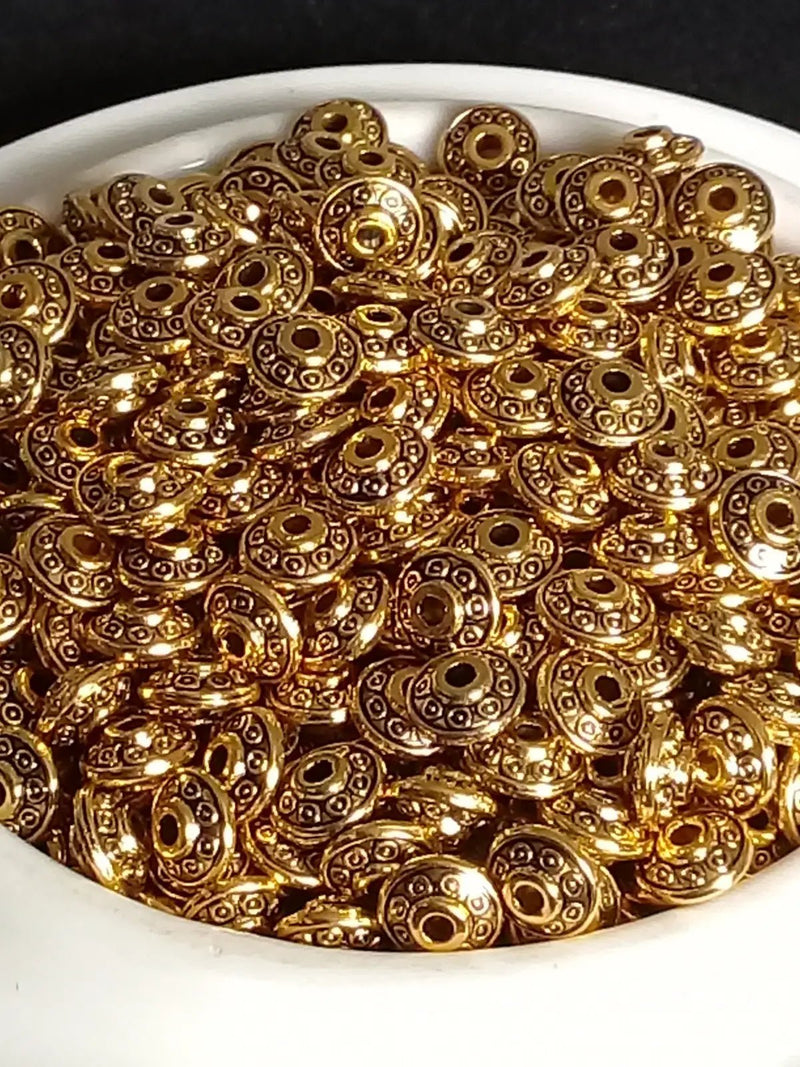 Load image into Gallery viewer, Breloque perle forme soucoupe Divers coloris 6mm X 4mm Prix perle à l’unité Perles breloque forme soucoupe Divers coloris
