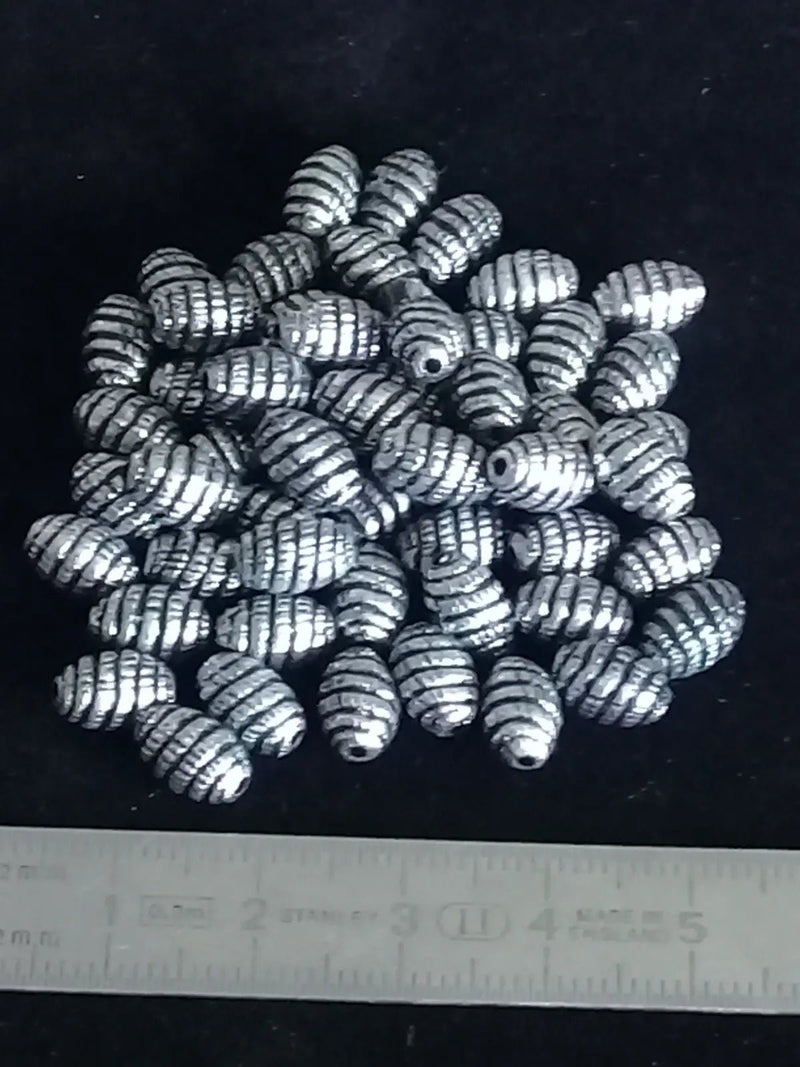 Load image into Gallery viewer, Breloque perle métal couleur Argent Diam: 6mm Prix perle à l’unité Breloque perle métal couleur Argent Diam: 6mm
