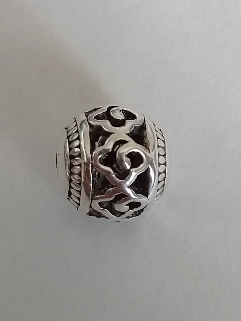 Chargez l&#39;image dans la visionneuse de la galerie, Breloque perle métal couleur Argent Diamètre 12mm Prix perle à l’unité Diamètre 12mm Perles breloque métal argenté 12mm
